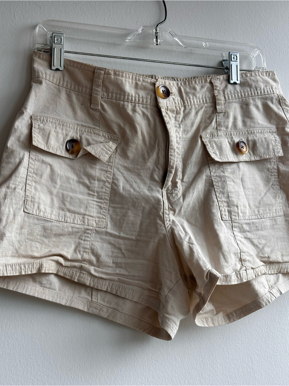 Vuori Women's Cargo Pocket Shorts in Beige - Lightweight Summer Style